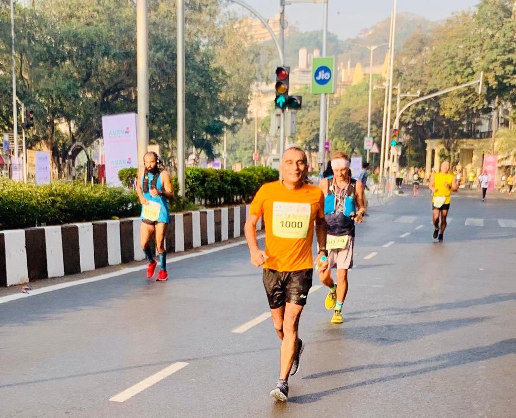 Sudhanshu_Vats's tweet photo. Completed my 12th Full Marathon run at #TMM2020 with a time of 3:56:34. Another Sub 4 hours. It is an absolute joy to run in Mumbai with your family and friends cheering you all the way. Good to see the number of runners increasing year on year #RunMumbaiRun https://t.co/YZ9S7vMZTI