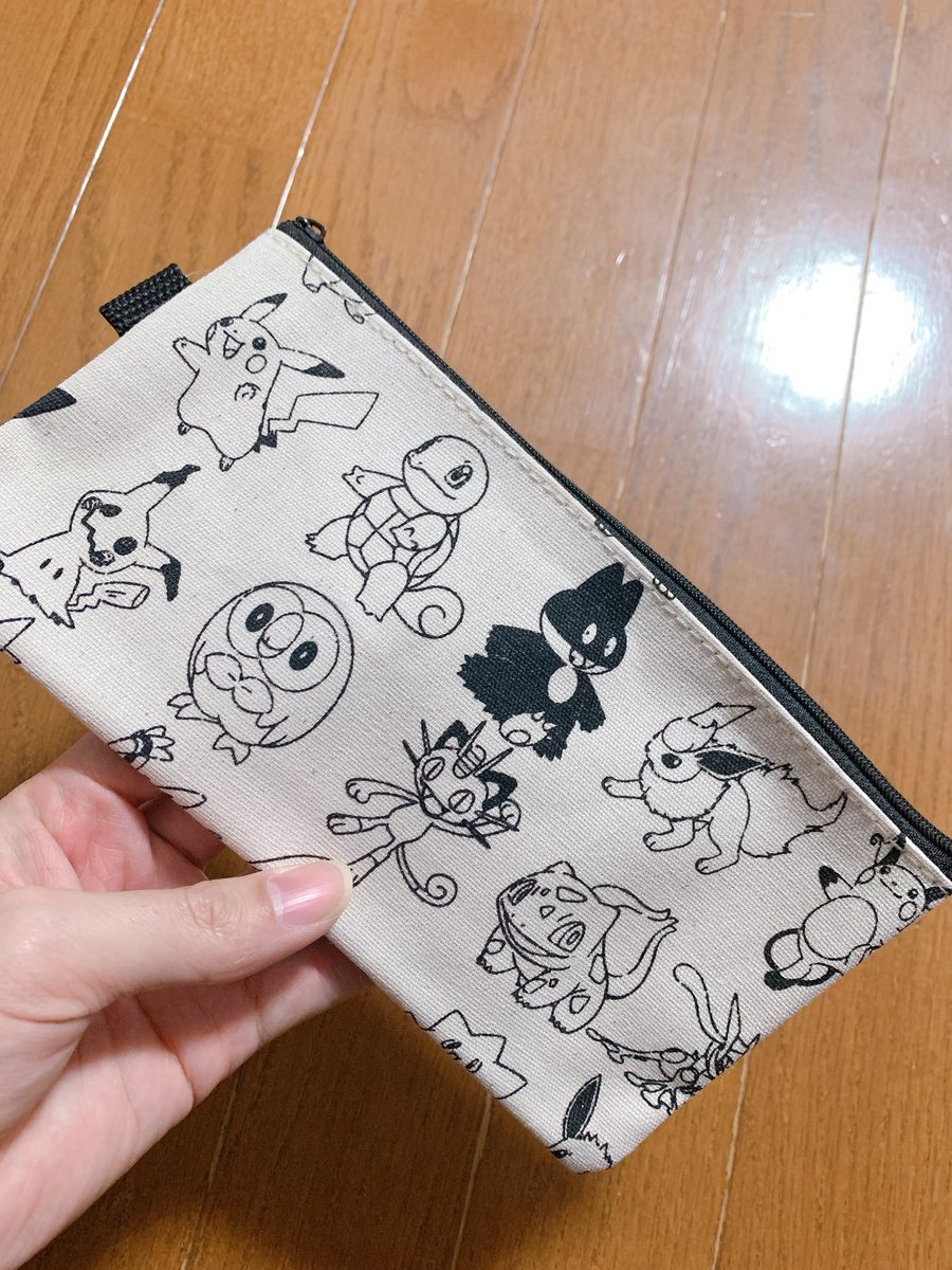 このペンケース、ポケモンランダムすぎてピチュー見つからなくて、最悪ピチューいるやつがいい!って見てたら、ピチューはもちろん、ニャースもミミッキュもピカチュウも!あとフォロワーさんの推しも沢山詰まったもの見つけて即決めた← 