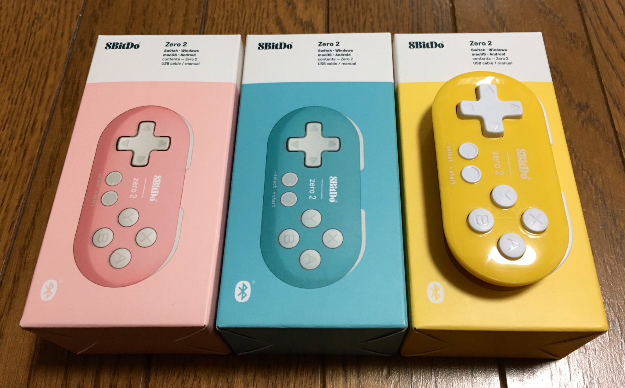 Yuzoon 1の方を持っていなかったので先日発売された8bitdo Zero2を購入 海外通販で家に届くまで5日くらいかかったかな 早めに届いたし送料も安くてよかった 可愛い色が三色あったらとりあえず三色買っちゃうやつ