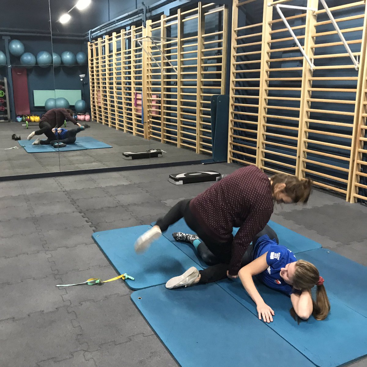 tomekmaz's tweet image. Magda Terlecka, guru motoryki wspinaczkowej, potrafi podpalić mięśnie nawet w jak się wygodnie leży... #motionlab #speedclimbing