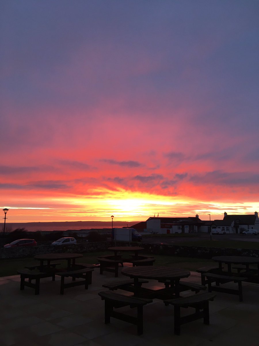 OldEmbo's tweet photo. The changing view at the old school Embo this morning 
@visitdornoch @VisitSutherland @embocomshop @BBCWthrWatchers @VisitScotland @WanderTheNC500 @NorthCoast500  Embo Community grocers is open until 12pm today https://t.co/9VVqRgaBpn