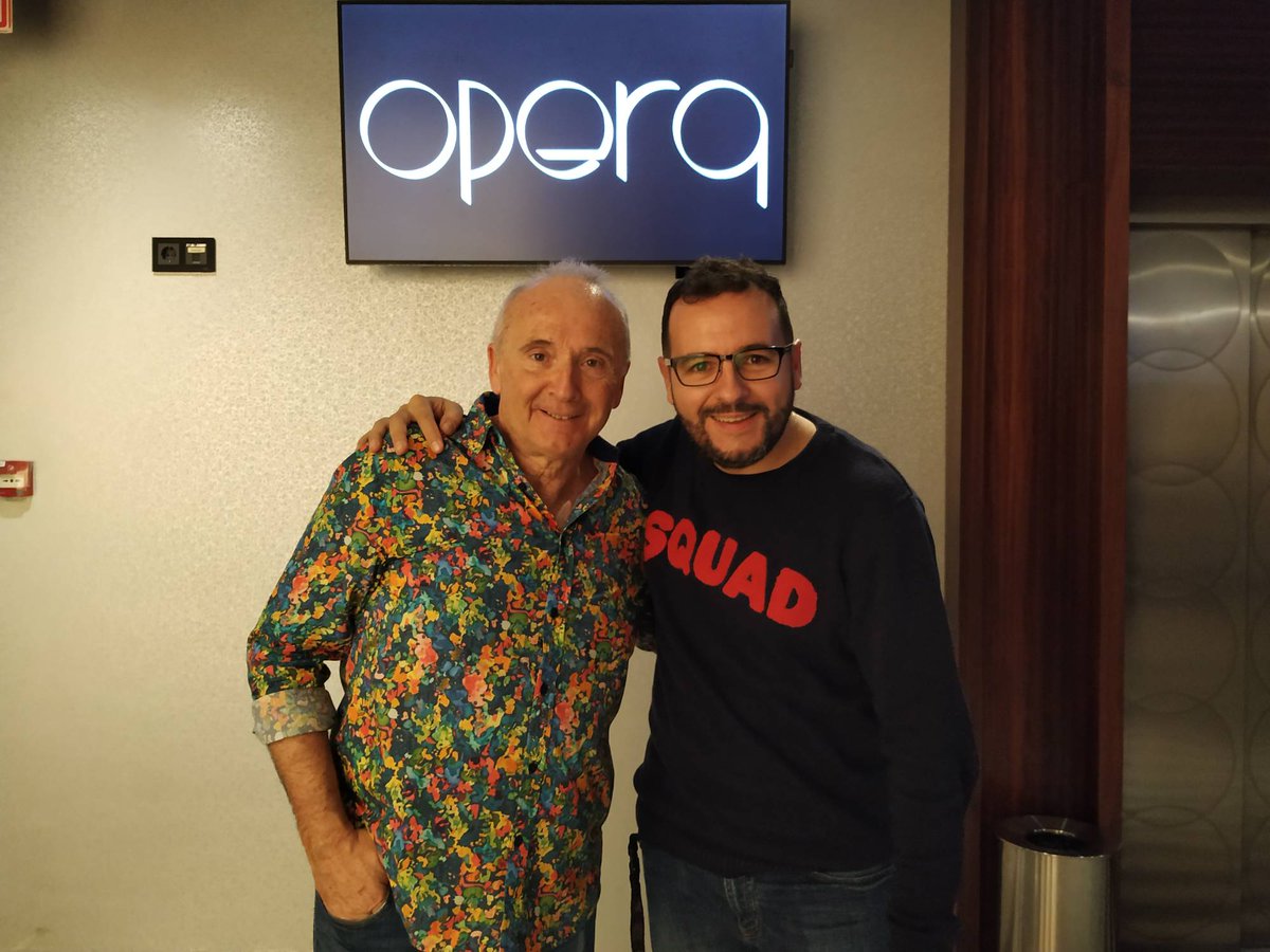 Un placer tremendo compartir escenario con @xavierdeltell un gran tipo.
#monologos