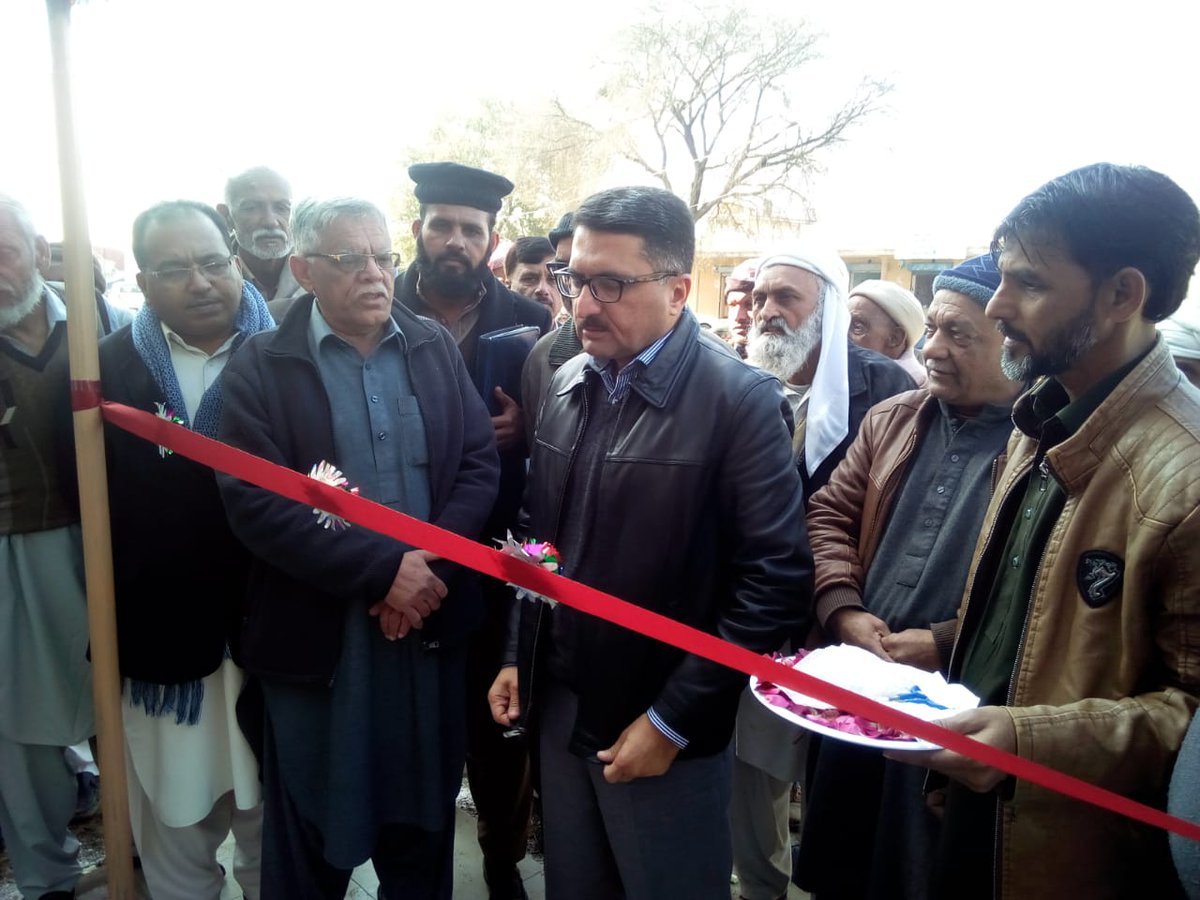 AidRehmat's tweet image. Another water filtration plant giving free CLEAN filtered water to local village in Pakistan