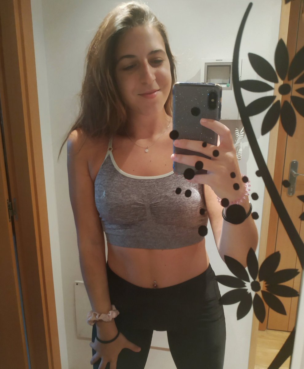 taniasan93's tweet photo. Está pasando. Voy a hacer deporte un domingo. No m lo creo ni yo. #Camod https://t.co/EUVfzsWwwR