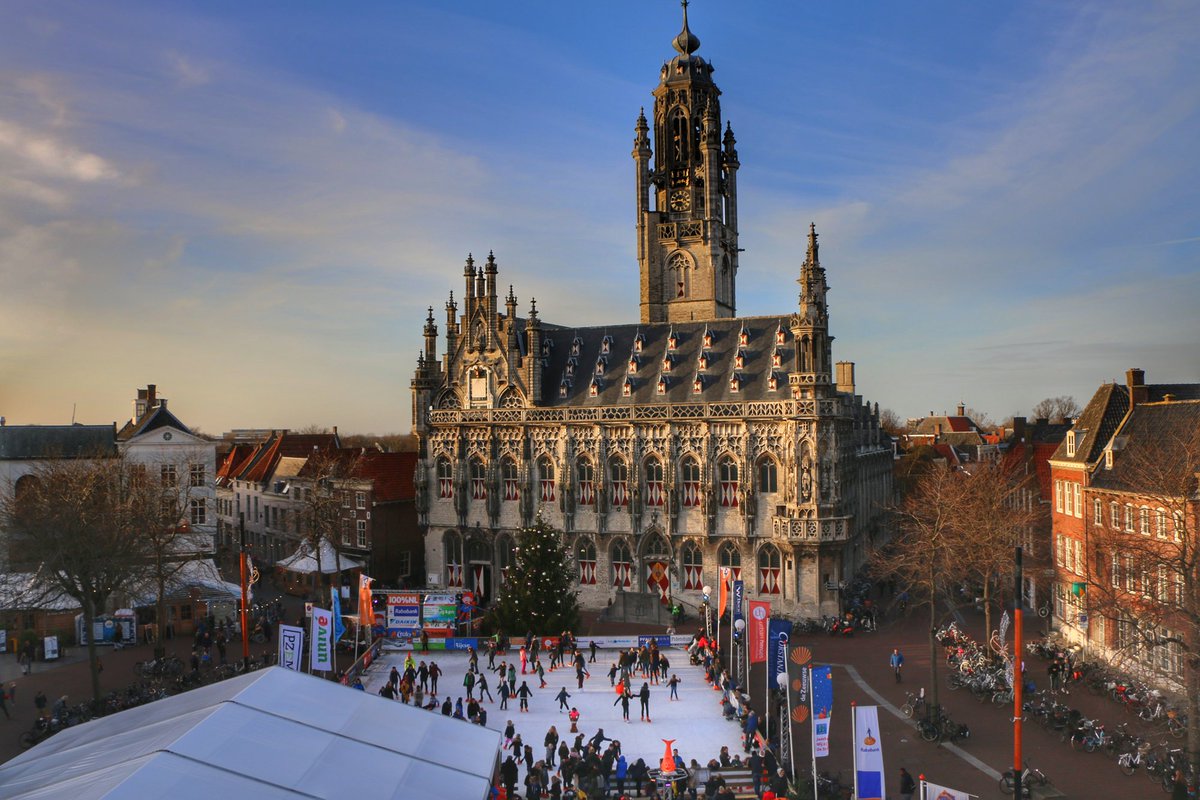 Vandaag de laatste dag IJsbaan Middelburg, seizoen 2019/2020. ➡️Zondag Schaatsen (inclusief huur schaatsen) voor maar €5,00❗️