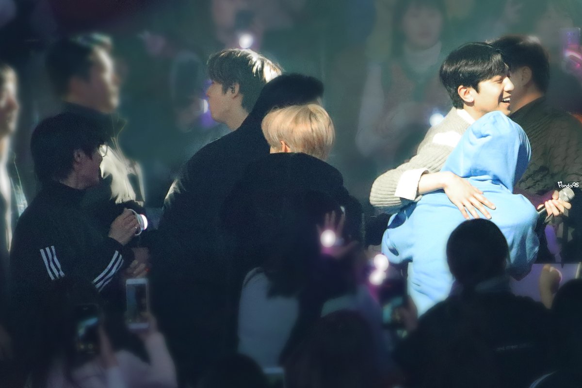 panda9593's tweet photo. @aussiefreckies 191222 The Present

고화질은 아니지만 새해선물로 드릴게요❤ https://t.co/MxRzxi1NyX
