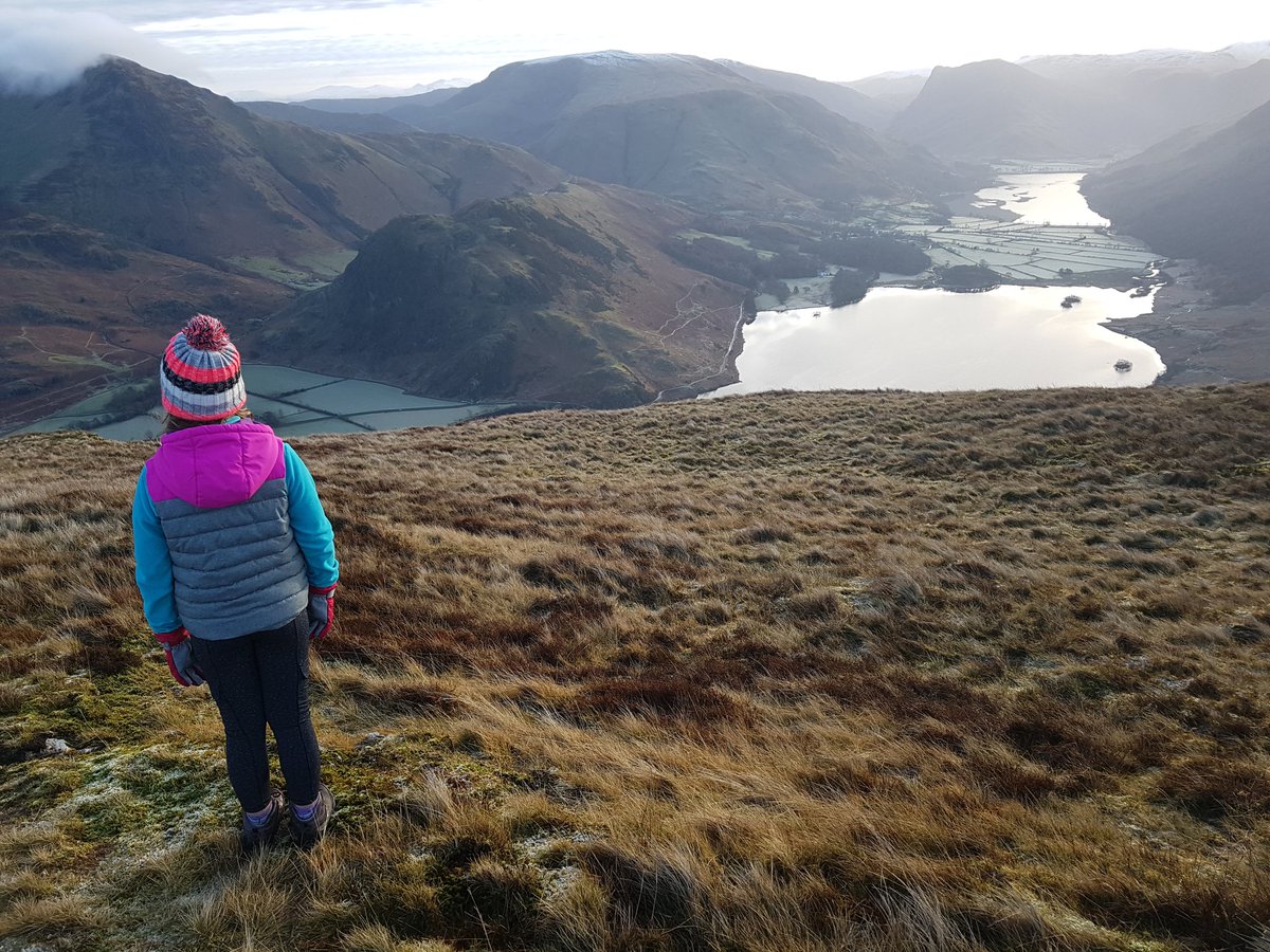 markelsjo's tweet photo. View from top of melbreak this morning ! #lakedistrick #coldeh https://t.co/IviWJwpt7v