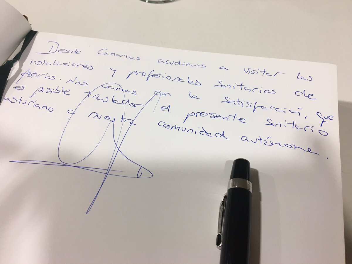 La consejera de #Sanidad de #Canarias acompañada por el consejero de Salud <a href="/pifermu/">Pablo I. Fdez. Muñiz</a> ha visitado varios servicios para conocer el desarrollo de los sistemas de información del hospital.
