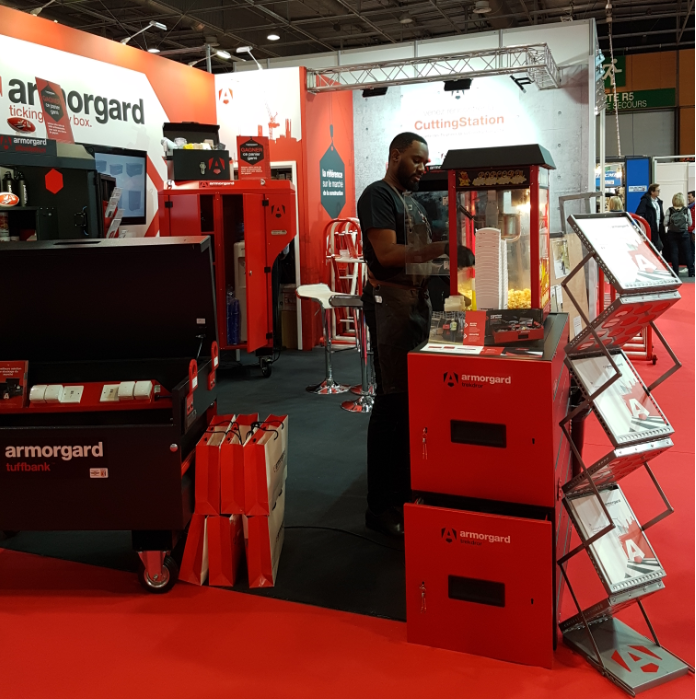 armorgardfr's tweet image. C'est #NationalPopcornDay, petit souvenir lors du salon #batimat2019 avec notre machine à popcorn. Vous les avez goutés?

#chantiers  #construction #sécurité #demandezArmorgard