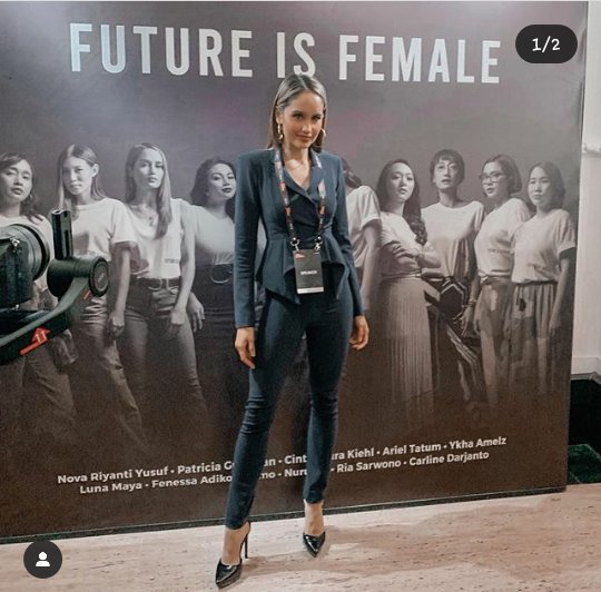xHarmaurax's tweet photo. Welcome #KIEHLERS!! Inilah nama baru fansbase @xcintakiehlx ! Semoga dengan nama baru ini bisa menyatukan fans indonesia ataupun di luar indonesia,dan bebas dari negativfitas! Sukses for you ka cinta ♥You #KIEHLERS #cintalaura #teamclk https://t.co/gXDcwXAJ6i