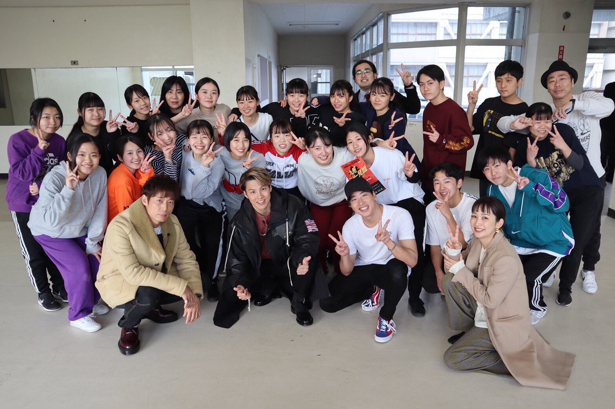 yngw_highschool's tweet photo. 【告知】
1月21日(火) 深夜24:15〜放送の九州朝日放送「ドォーモ」に柳川高校が出演します‼︎
先日8日始業式にサプライズでドォーモ出演の中上真亜子さん、EXILEの黒木啓司さん、THE RAMPAGEのRIKUさん、陣さんが九州スター発掘オーディションの企画で来校されたときのものです。是非ご覧下さい‼︎ https://t.co/kVlpVG4PKl