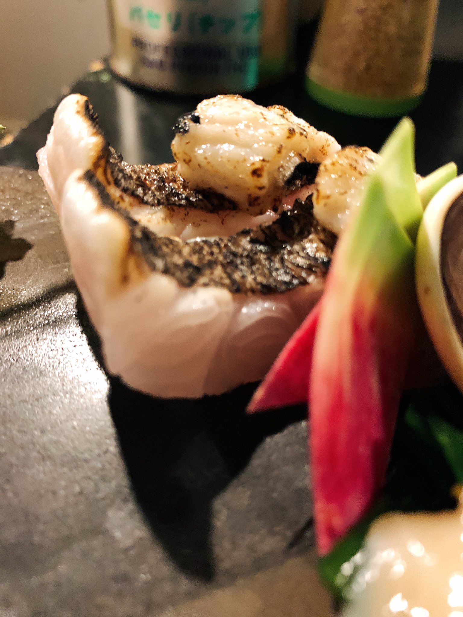 まえだ家 投稿しすぎなんは わかっているのですが コレだけは見て欲しいの 肉厚っ 太刀魚の焼き霜造り 旨味と脂のコラボレーション 瀬戸内海の藻塩でっ いつまでもあると思わないでっ 食べたい時が食べ頃だぁー たち