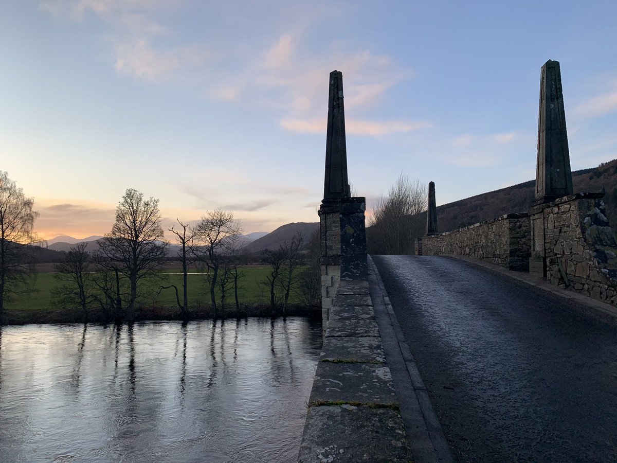 DaveLBywater's tweet photo. Some cracking views yesterday, looking west down the #TayValley #WadesBridge #Aberfeldy #CastleMenzies #Perthshire #Sunset https://t.co/2DVv2LhYVU