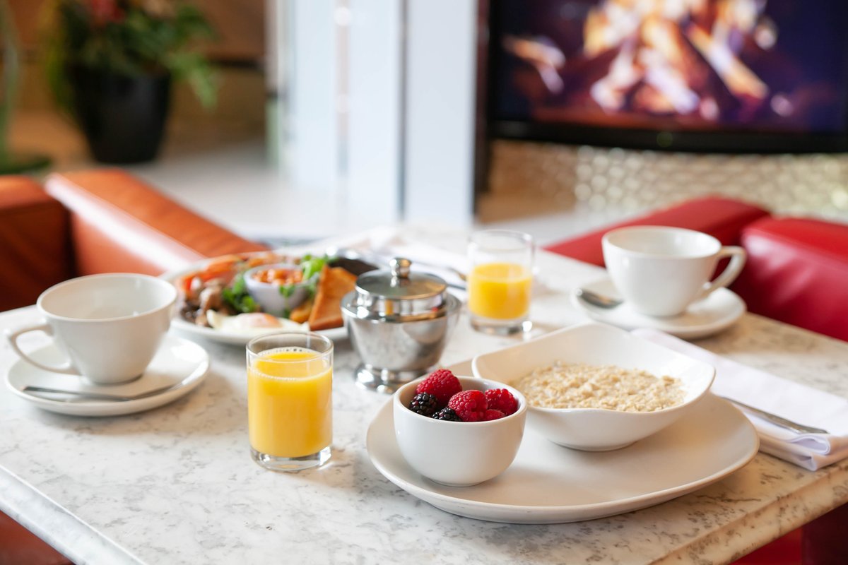 Kick start your Sunday the right way.
What will it be today? A Full English or Continental breakfast?

theearl.co.uk