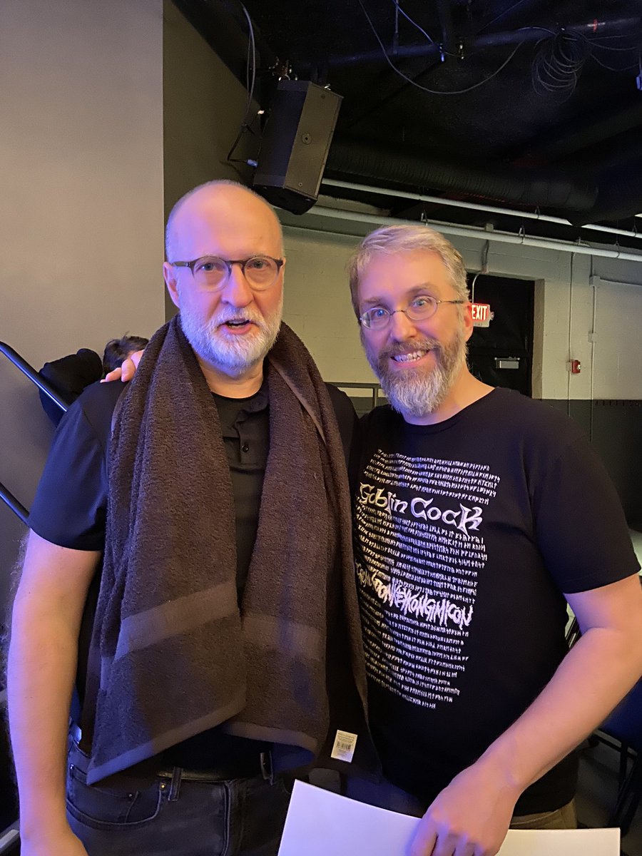 EverettLEvans's tweet photo. Finally got the nerve to chat with Bob! #BobMould #RobCrow #3SArtSpace https://t.co/xnOelIjE0c