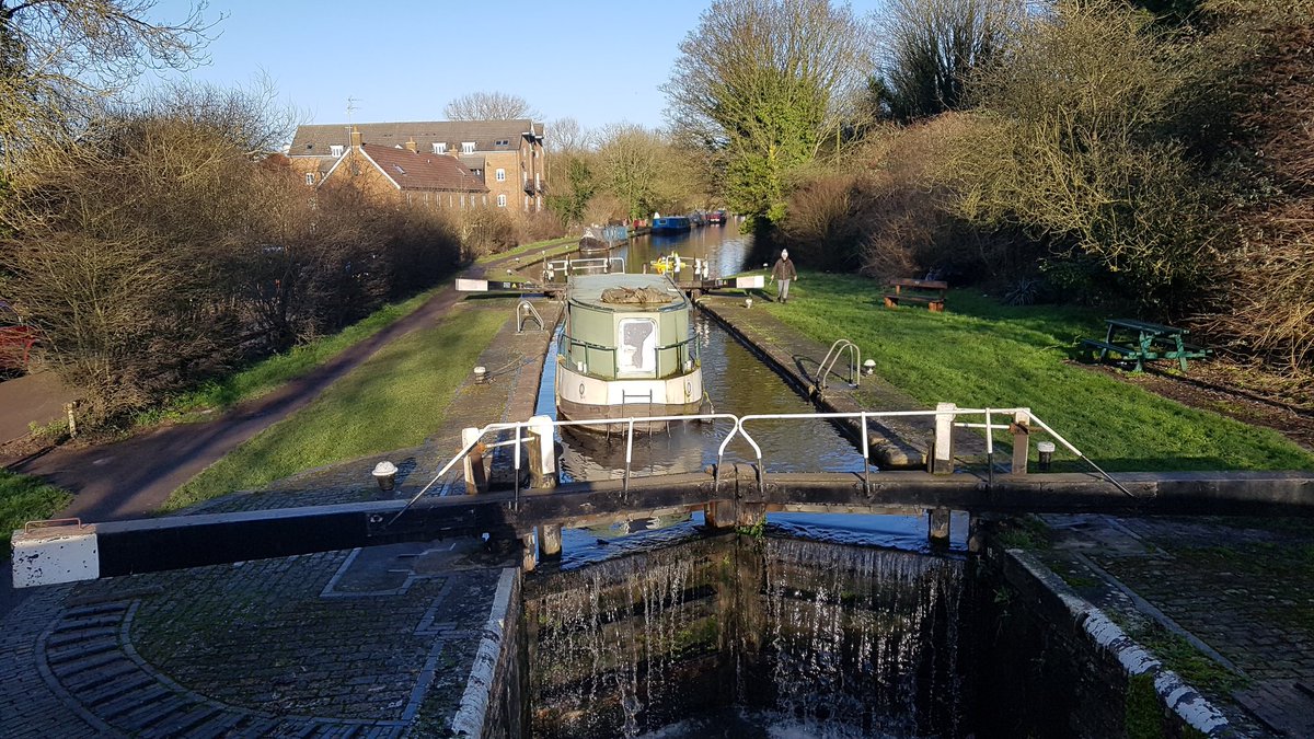 TheSource_CRT's tweet photo. Stunning morning for a walk. #FourMiles #SpringwellLock #GrandUnionCanal #LifesBetterByWater https://t.co/uv3EjTfHFi