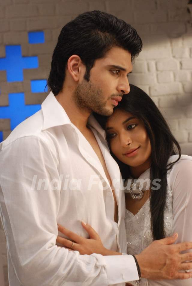 EraMagnetic's tweet photo. Thankyou for giving me Arjun Punj &amp; Arohi Ahluwaliya 
@kkundrra @Kritika_Kamra U guys always stay special coz as I fondly say karanika4ever<33;)@ektaravikapoor Thanku for giving us KMH &amp; My evr fav Karan &amp; Kritika..4evr gratful<33:D 11 years &amp; d Mohabbat livs on..❤ #11YearsOfKMH https://t.co/3FwC9fojOt