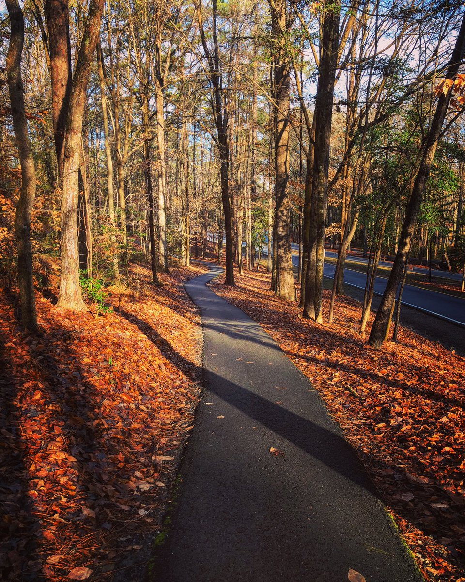 kristen_callan's tweet photo. 6 mile walk with chuck ๐to start this Sunday!๐๐ผ
.
#walkingclub #isitreallyjanuary #nowofftomealprep #resolvetobehealthy https://t.co/f60mIdXxYs