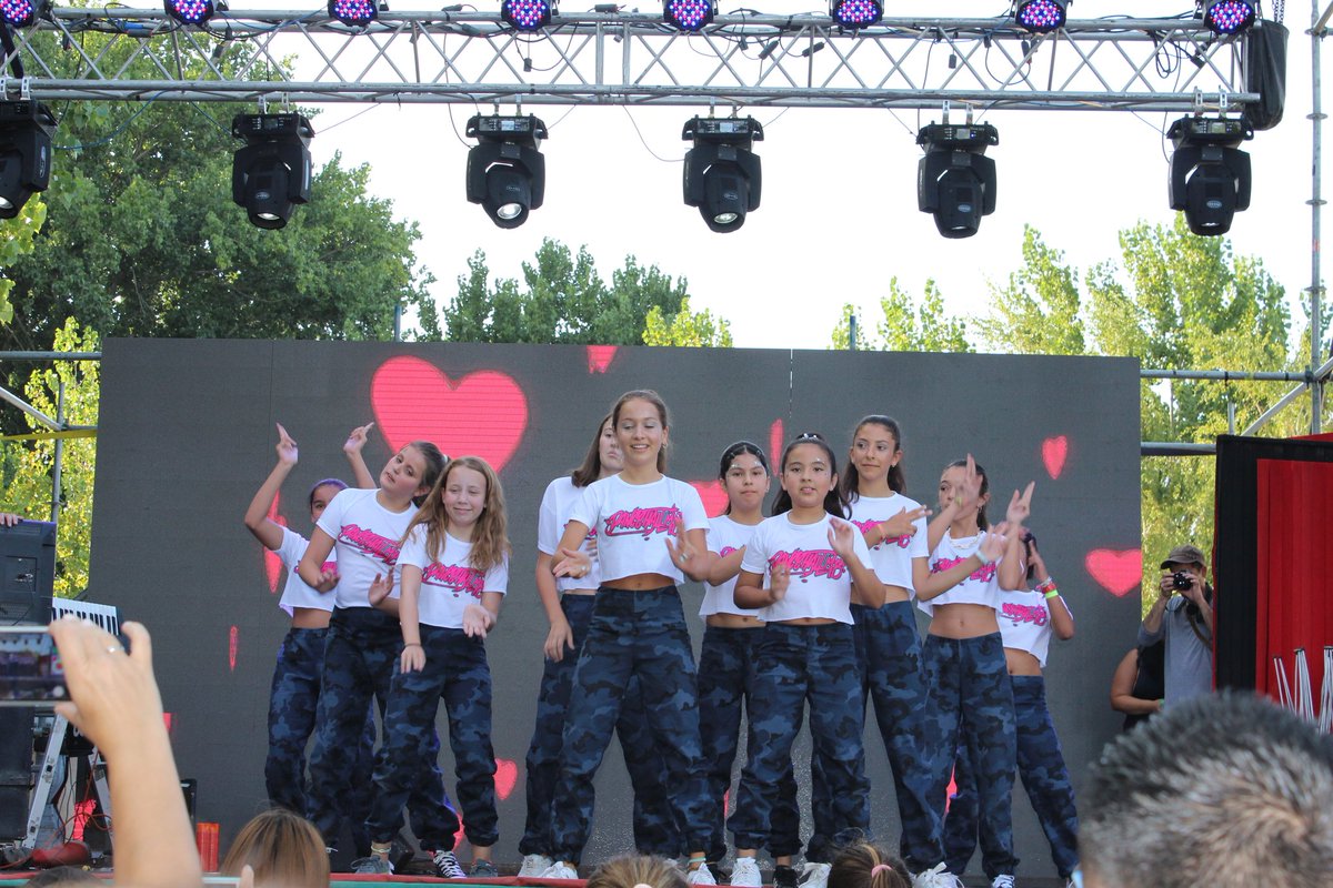 tatuhess's tweet photo. Excelente día de festejos con nuestros niños, niñas, y la familia toda. #IslaFest.
Ciudadanía Activa, con Acciones Concretras. #subseniñezadolescenciayadultosmayores
#secretariadeciudadania
#neuquencapital https://t.co/jjPEAjowOL