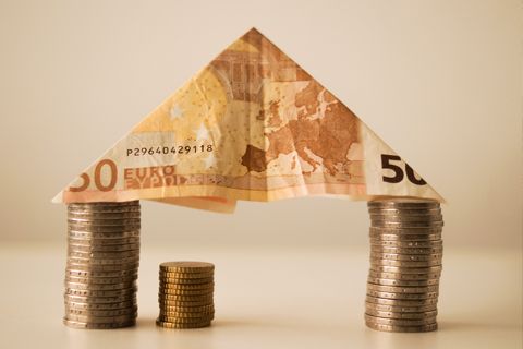 EAOGV's tweet photo. Gebrek aanbod en lage rente stuwen huizenprijzen op https://t.co/bsJYarRuuw #woningmarkt https://t.co/8WZyHdymNV