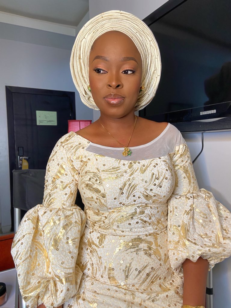 Subtle glam💥💛 #weddingguest 🤩
#makeupbyme :  @jasmine_glams IG

@ms_asoebi @asoebispecial @AsoEbiBella @asoebinaija @BellaNaijaWed #makeup #gele

#mua #makeupartist #makeup #naijaparty #wedding