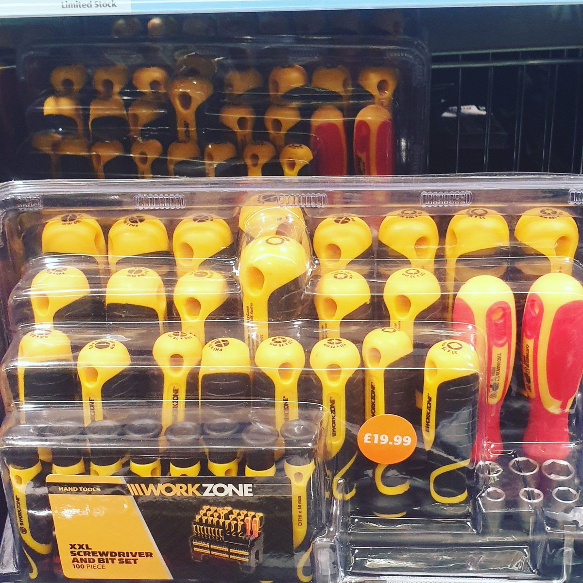 SharpeningSolu3's tweet image. I&apos;m not going to lie...tempted! 🤔 But do I really need another screwdriver?
.
#sharpeningsolutions #ashingdon #essex #sharpening #givingyoutheedge