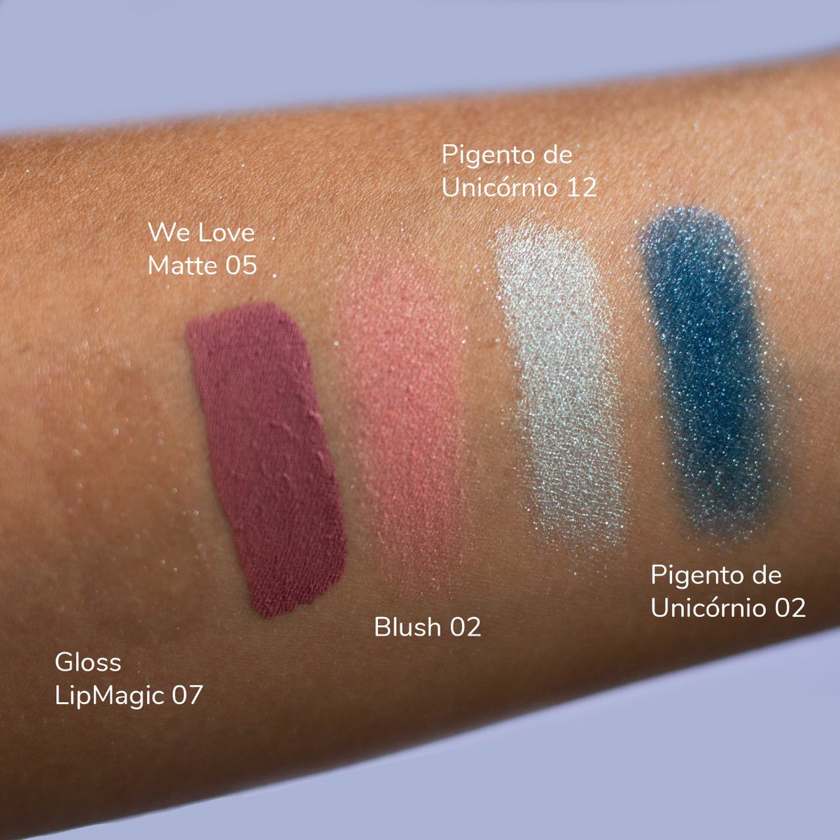 catmakeoficial's tweet photo. Amores, qual a combinação completa não pode faltar na make de vocês? 💕
Arrasta para ver a nossa sugestão na pele 🔜
.
#gloss #matte #glow #pigmento #sugestao #cores #makecompleta #domingo #catmakeévocê #umamor #makeuplover https://t.co/K9DSspyisf