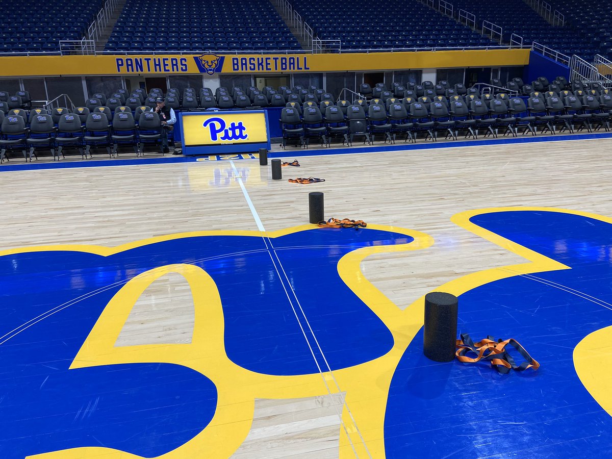 SUWBBManagers's tweet photo. Game day vibes. Time to make some noise in the “Oakland Zoo.” Noon tip. https://t.co/URz8zXt5be