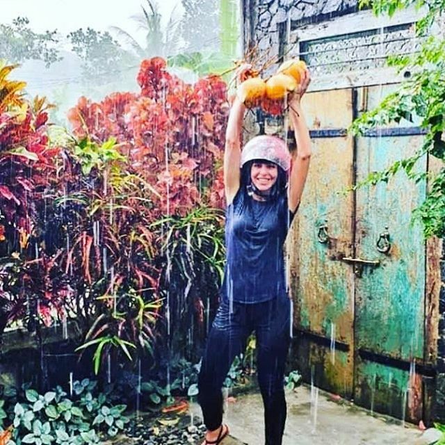 NineProvinces's tweet photo. SriLanka ..... warm even when your completely drenched. https://t.co/mTnohA93Rq https://t.co/jY6v3CxGNW