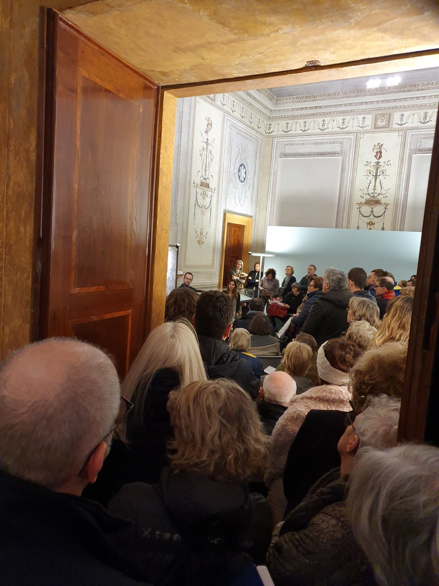 archidueChiara's tweet photo. Ieri una bellissima serata alla #bibliotecabertoliana @CittadiVicenza per l'evento "l'Oro di Pigafetta" durante il #vioff #vicenzaorofuorifiera #goldenfactor più di 120 persone si sono unite a noi a parlare e gustare profumi e spezie! @Zeni1870 @dolcifilippi https://t.co/ofgFHo5lJa