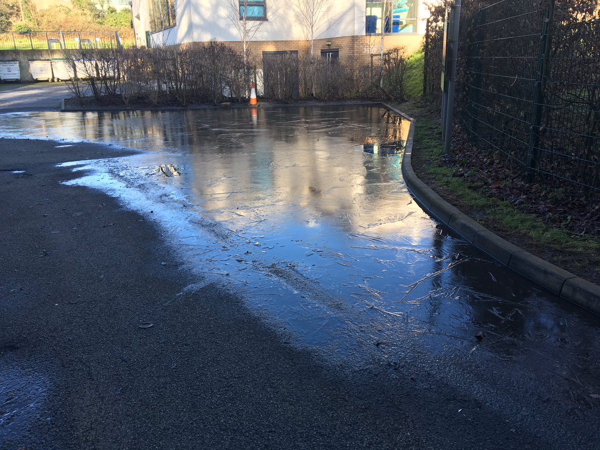 StCathsofSiena's tweet photo. Please be aware that the flooded area at the bottom of the drive is already freezing over! Take extra care and drive slowly tomorrow morning 😊 ❄️ https://t.co/8VuHafEIPt