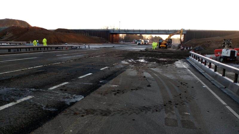 HighwaysEAST's tweet photo. #M4 update for the closure in both directions between J6 #Windsor to J8/9 #Maidenhead is going well, Bridge has been demolished and the temporary bridge is up. The works are going to plan, . @SloughCouncil @RBWM #Slough #WeAreWorkingForYou https://t.co/miePdU9bqd