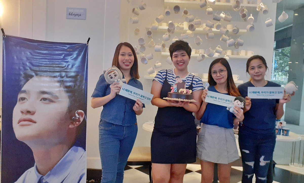 jilleonggi123's tweet photo. Congratulations @baeksooph for the success of your cupsleeve and fan gathering event for our dear Doh Kyungsoo. 😊👍 Till next gathering! 
#28yearsofsunshine #IntoYou @yakii_do https://t.co/2WicRnvKXr