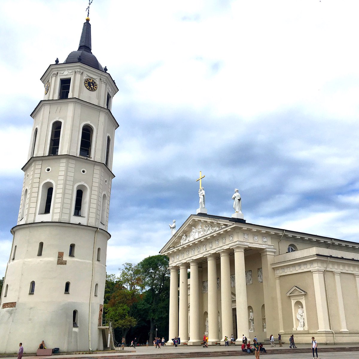 withwithouteu's tweet photo. 13 days left in the EU: Iki pasimatymo, Lithuania. From here, on 23 August 1989, a line of 2m people stretched all the way north to Tallin in Estonia, in a peaceful pro-independence protest called the Baltic Way. (16/28)
#withorwithouteu #weloveeu #weloveeurope #fbpe #RejoinEU https://t.co/x8IBdImLQd