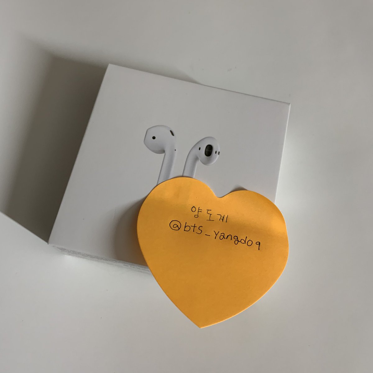 yyy__987's tweet photo. #RT
타래 굿즈 모두 양도시 알티추첨 한 분께 에어팟 사드립니다〰️ https://t.co/2kszO0pf8g