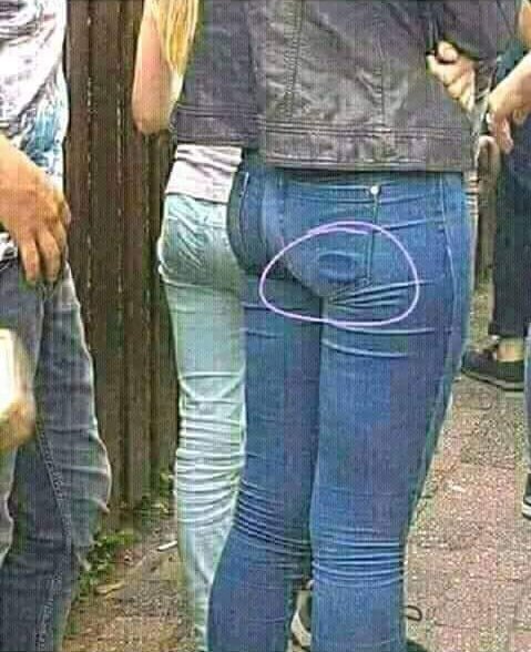 buchiifeuto's tweet photo. Let me see the intelligent ones in this street...
What do you think is inside her pocket? https://t.co/5pgewPfXxX