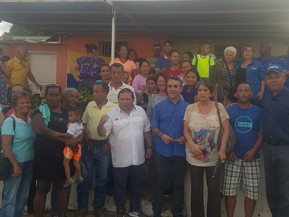 NoelRomeroL's tweet photo. #19Enero El Gobernador Legítimo @AndresVelasqz el Diputado @JOSELPRAT Presidente de la Comisión de Contraloría de la @AsambleaVE acompañados de dirigentes de @UNTBol fuimos recibidos en la #UD338 #PZO organizando con la Gente la liberación #VnzlaLibreDeTiranos https://t.co/YYYVQoNwRW