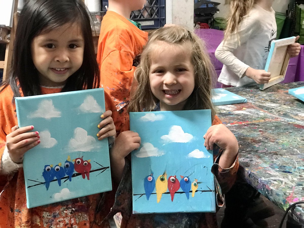 CWASDumbo's tweet photo. Winter Bird Project with our Saturday Kids posing with their finished pieces!
🐦🐦🐦
#Creativelywildartstudio #DumboBrooklyn #brooklynArtClasses #ArtforKids #Kidsart #BrooklynKids https://t.co/uC9EgfWMMI