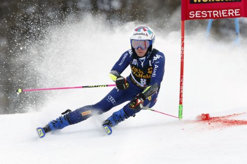 neveitalia's tweet photo. Dal gigante parallelo arriva un altro podio azzurro con @BassinoMarta. Vince a sorpresa @CDirez #FISAlpine #AlpineSkiing #19Gennaio #scialpinofemminile https://t.co/dWYvHSFMgO https://t.co/5HZUURI0gE