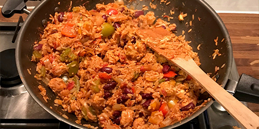 SlimmingWorld's tweet photo. Want to give your January #WeightLoss a boost? Last week we cooked and shared a week’s worth of #SlimmingWorld recipes from our 7-day menu – head over to the “Food” highlight on our Instagram page to take a look and get a taste of #FoodOptimising! https://t.co/JWj8O45H2Q https://t.co/xKBqwwiv5O