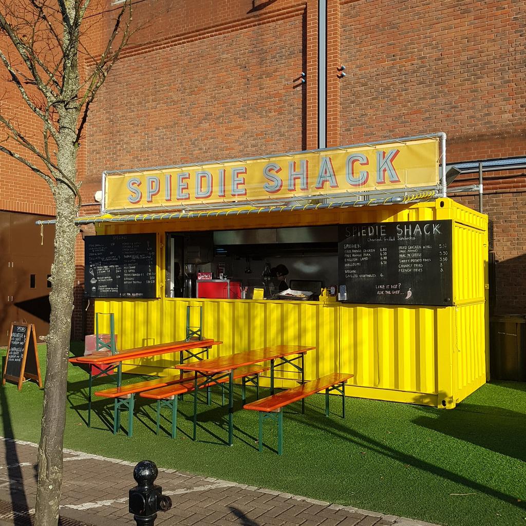 SpiedieShack's tweet photo. A beautiful day for a walk followed by one of our tasty grilled spiedie sandwich and a dollop of Jaime's Frozen Custard! ☀️🍔🍟🍦🚶‍♀️🚶‍♂️#spiedieshack #spiedies #streetfood #SurreyQuays #CanadaWater #London https://t.co/IOYkp3pgb0