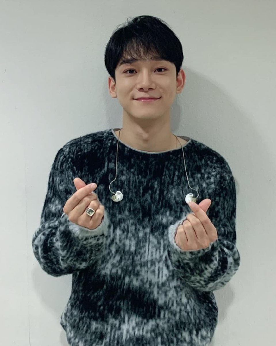 warmhugs00's tweet photo. Always be your Tinkerbell my dear Peterpan❤ #CHEN_Stays #엑소엘은_엑소9명_믿어 #EXOL_StandWith9 #EXOLBelivesINEXO9 #MyAnswerIsEXO9 https://t.co/v9iYRRid03
