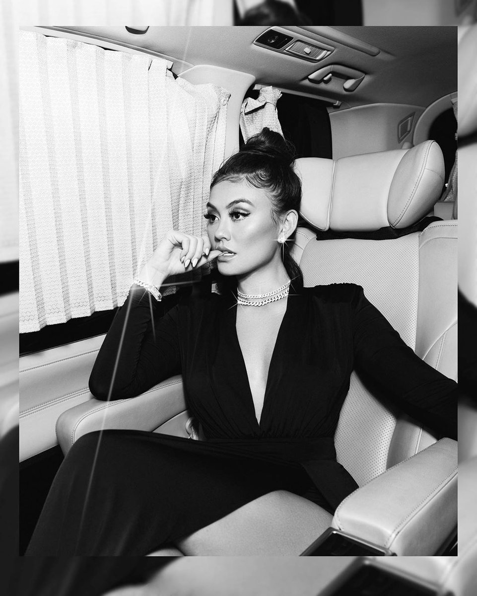 BimoCharming's tweet photo. Keep voting my queen @agnezmo 👑💋💋💎🙏 i vote #AGNATION for the #BestFanArmy at the #iHeartAwards 2020 ✌❤

1 millions vote a minute 😇😆 https://t.co/vVRY2auZUR
