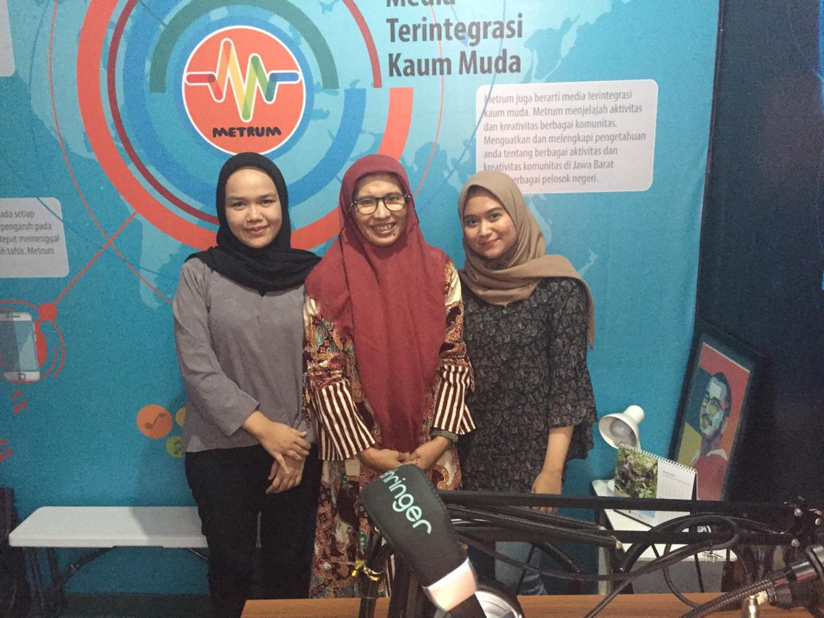 BCI_Bandung's tweet photo. 19 Januari 2020
Pagi tadi pengurus kami yaitu Teh Gina dan Teh Madha mengunjungi @MetrumCoId untuk membahas kerjasama apa yang akan dilakukan kedepannya. Penasaran kan? Ditunggu yaa!
Thanks for inviting us, Metrum Radio! 😊
#MentalHealthAwareness #Mentalhealth #psytalk #radio https://t.co/MCyFKWHhoC