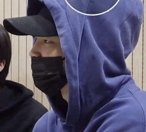 jikookheart's tweet photo. when jimin’s nose peeks out of his mask 🥺 https://t.co/1ZXwHYhIoM