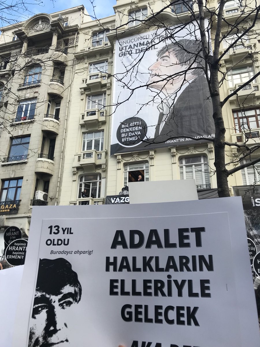 İyi, güzel, dost, barıştan yana Devrimci Yoldaşımız Sevgili Hrant Dink’i, alçakça ve korkakça bir suikastle katledilerek yaşamının baharında toprağa düşüp Ölümsüzlüğe göçüşünün 13. Yıldönümünde Özlemle, Sevgiyle anıyor Anısı Önünde SAYGIYLA Eğiliyorum. Aşk İle🌺🌺🌺🌺🌺❤️