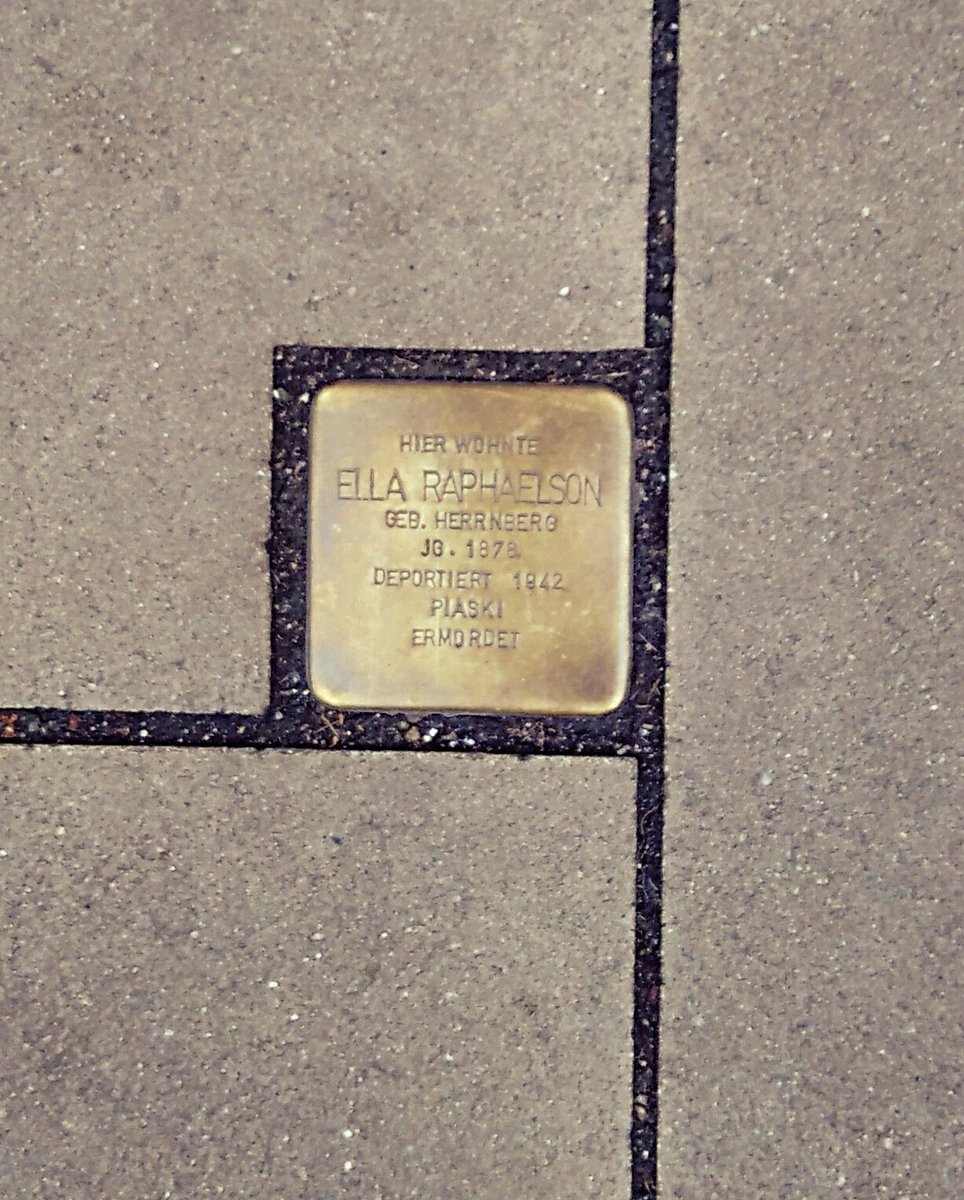 SaveOurPlanetxx's tweet photo. Gerade in #Mainz entdeckt 😊
#Stolperstein Es lohnt sich auf den Boden zu schauen!
@rosaluxstiftung #NieWieder #Antisemitismus #noafd #nonazis #StopHass https://t.co/pTfwnNvp94