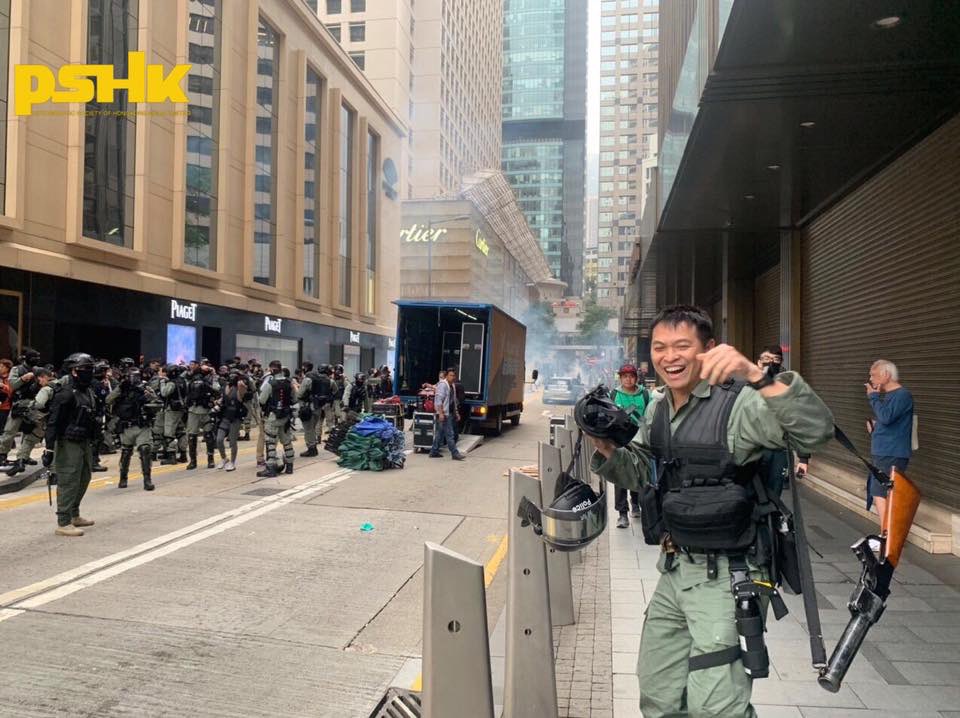 angryhkcitizen tweet picture
