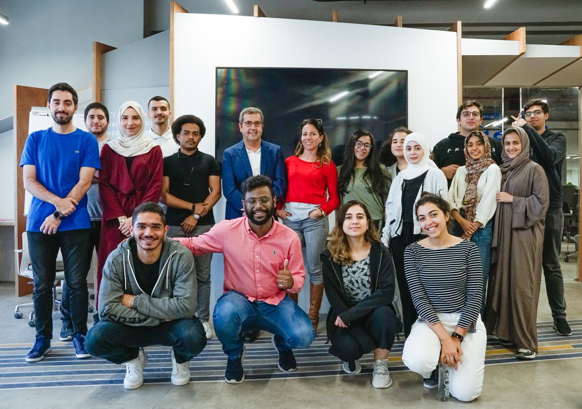 jadarahtap's tweet photo. A special thank you to Bruno des Fontaines, Director of Operations, Products &amp; Marketing at @AmadeusITGroup  for sharing his career journey with the company and how he witnessed its growth over the years. https://t.co/kwYRDvRrDI