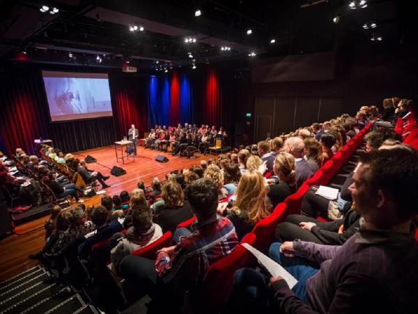 MeetingReview's tweet image. Mireille over 20e editie plaats van de Isala Wetenschapsavond in Schouwburg Odeon: "Ook dit jaar was het weer een geslaagde avond, mede dankzij Odeon. Een mooie locatie, met goede faciliteiten en uitstekend eten"

ow.ly/DT6I50xNVeu

@EventsZT #Zwolle #evenementenlocatie